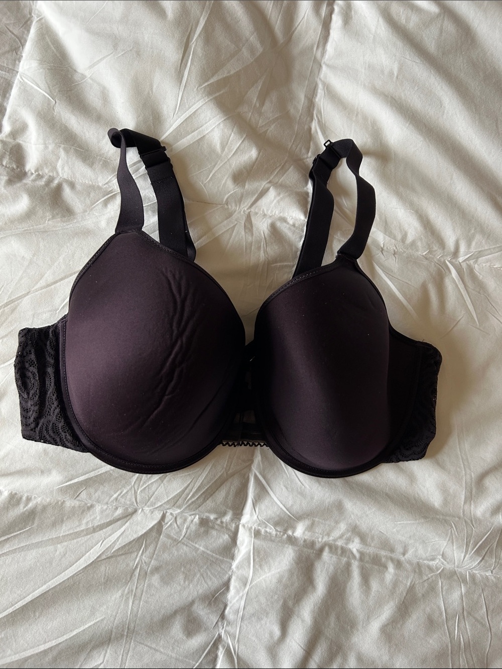 Chantelle Black Molded T-Shirt Bra with Lace Sides